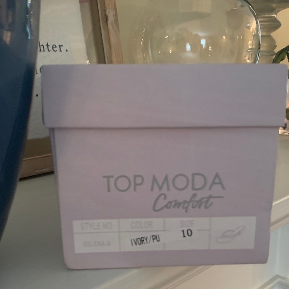 TOP Moda Pearl-Trim White Slide Sandals - Picture 6 of 9